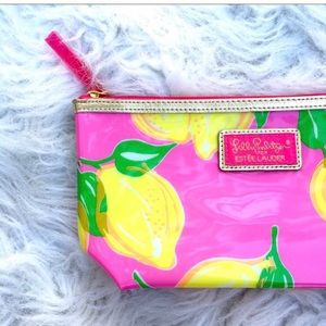 Estée Lauder make up bag